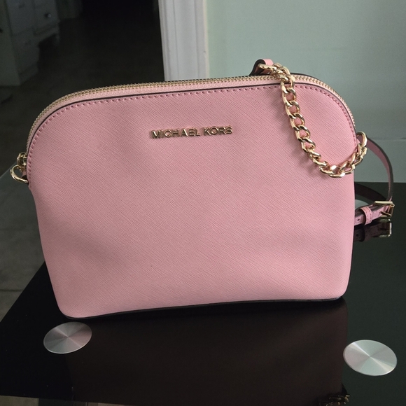 Michael Kors Cindy Blossom Pink Dome Leather  Crossbody Bag Gold Zip - Picture 1 of 15